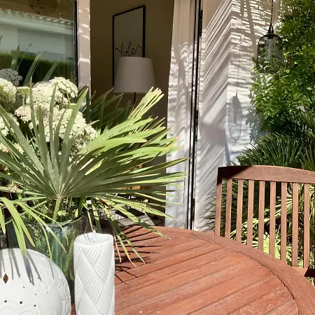 Coll, Terrace & Pool Apartment