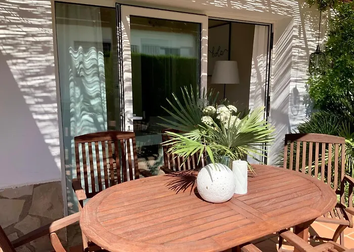 Coll, Terrace & Pool Apartment *