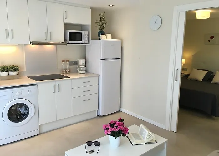 Coll, Terrace & Pool Apartment Sant Marti d'Empuries